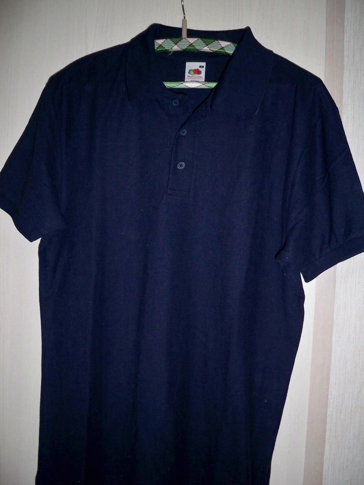 2 Poloshirt Gr. M, 1x dunkelblau, 1x weiß, neuwertig in Mühlau