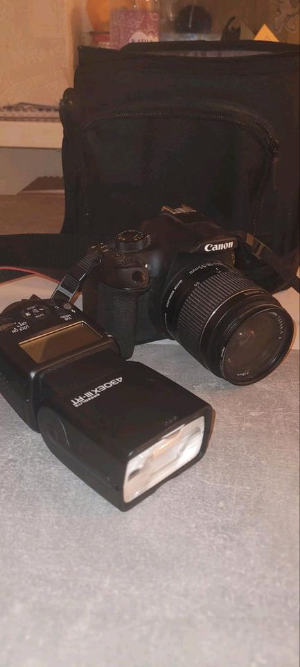 Canon Kamera EOS1300D in Schlüchtern