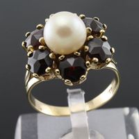 Damenring Goldring Ring mit Perle und Granat 333 Gold 17/53 225€* Niedersachsen - Barßel Vorschau