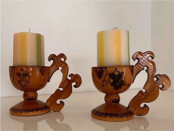 2 Kerzenständer aus Holz Handarbeit 70er Jahre Rumänien in Großefehn
