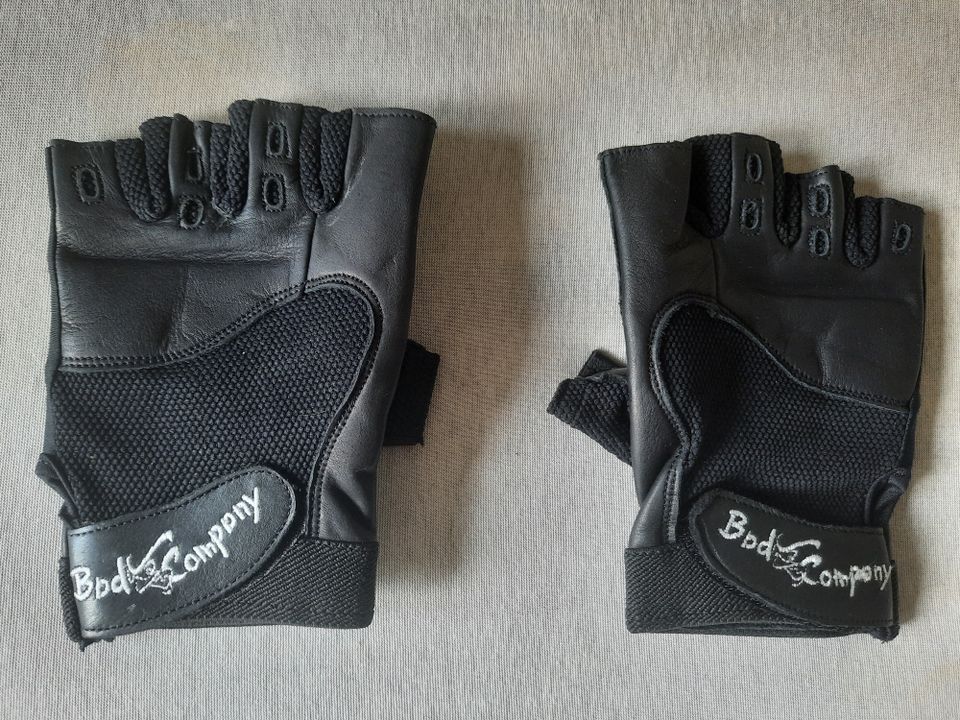 1 Paar Training Handschuhe Fitness Gym Sport Krafttraining Unisex in Duisburg