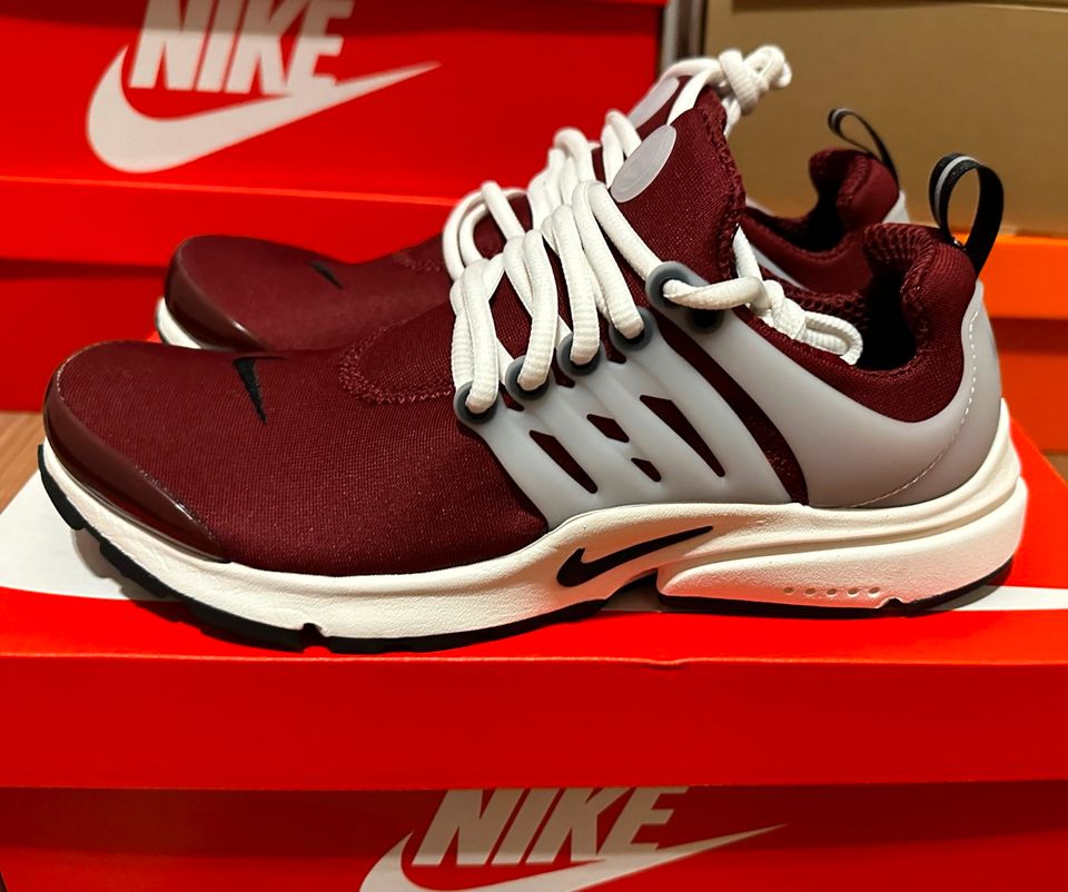 Nike Air Presto Team Red Schuhe Sneaker 41 US 8 Rot Grau in Köln - Mülheim  | eBay Kleinanzeigen ist jetzt Kleinanzeigen