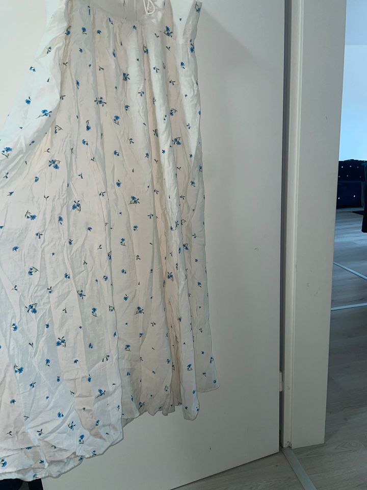 Ein wunderschönes langes Kleid von H&M in Dorsten