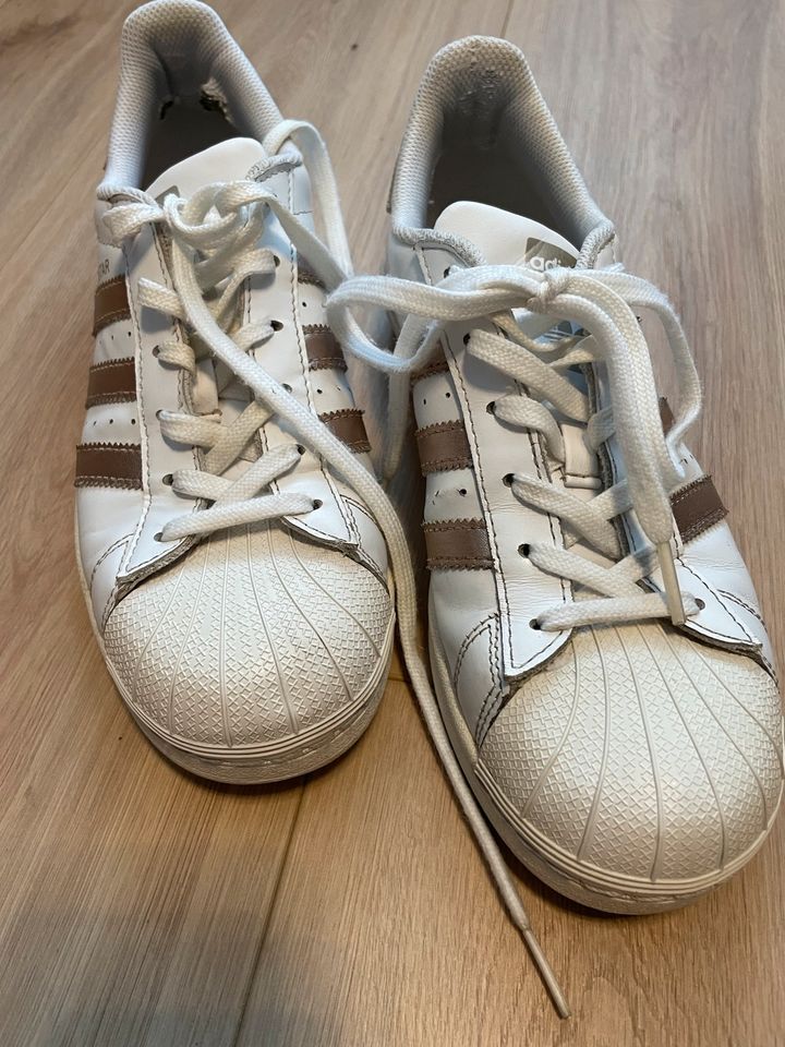 Adidas superstar top rose gold 39