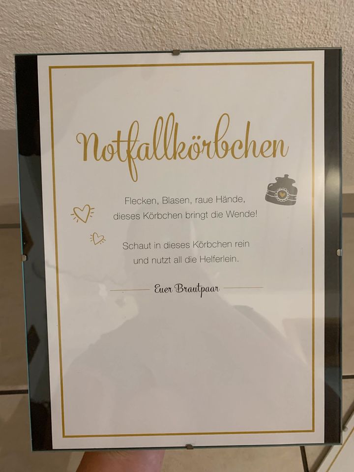 Schild Notfallkörbchen Hochzeit in Kirchberg an der Iller