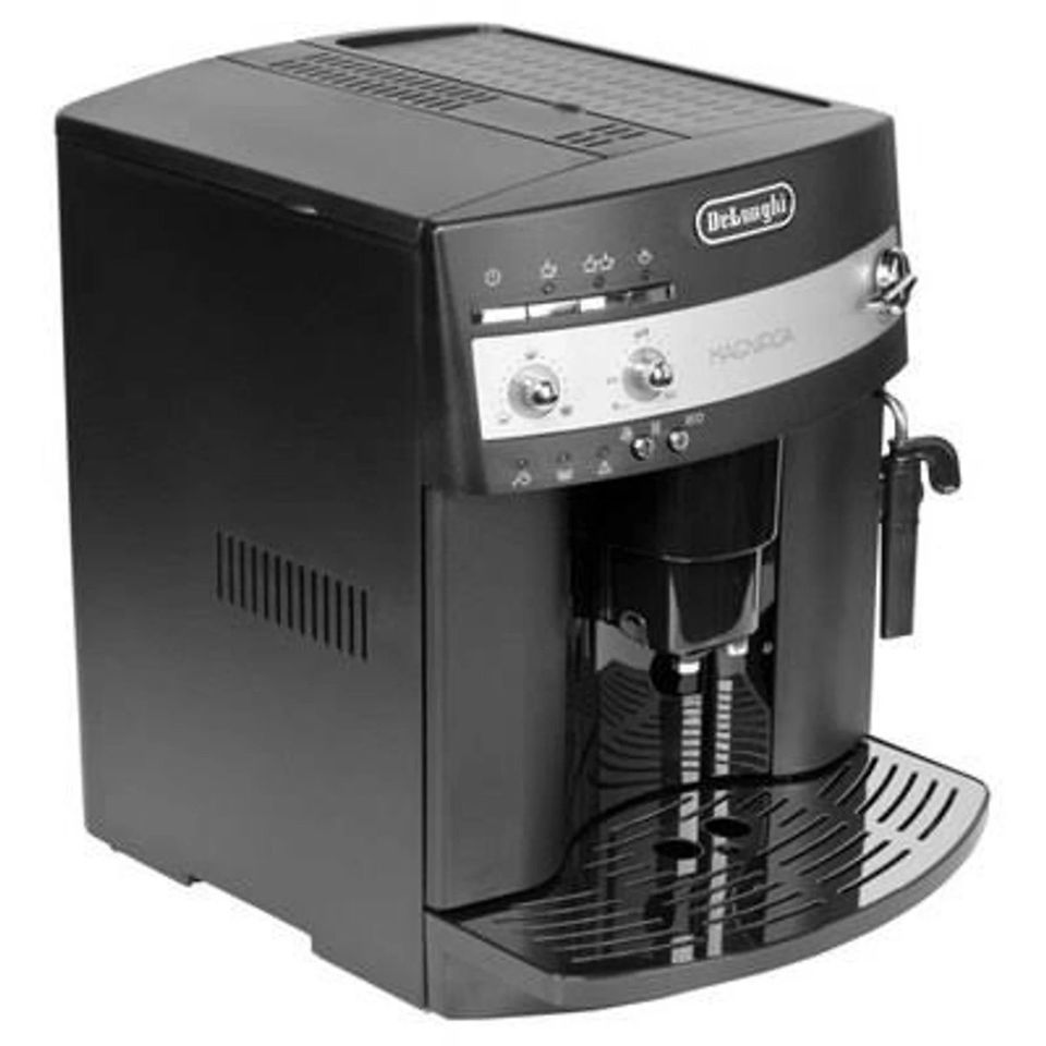 DELONGHI Magnifica ESAM 3000 B Kaffeevollautomat NP:999€ in Hamburg