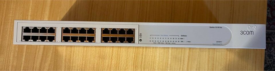 3COM Hub 10/100 24 Port inkl. Kaltgerätekabel in Dresden