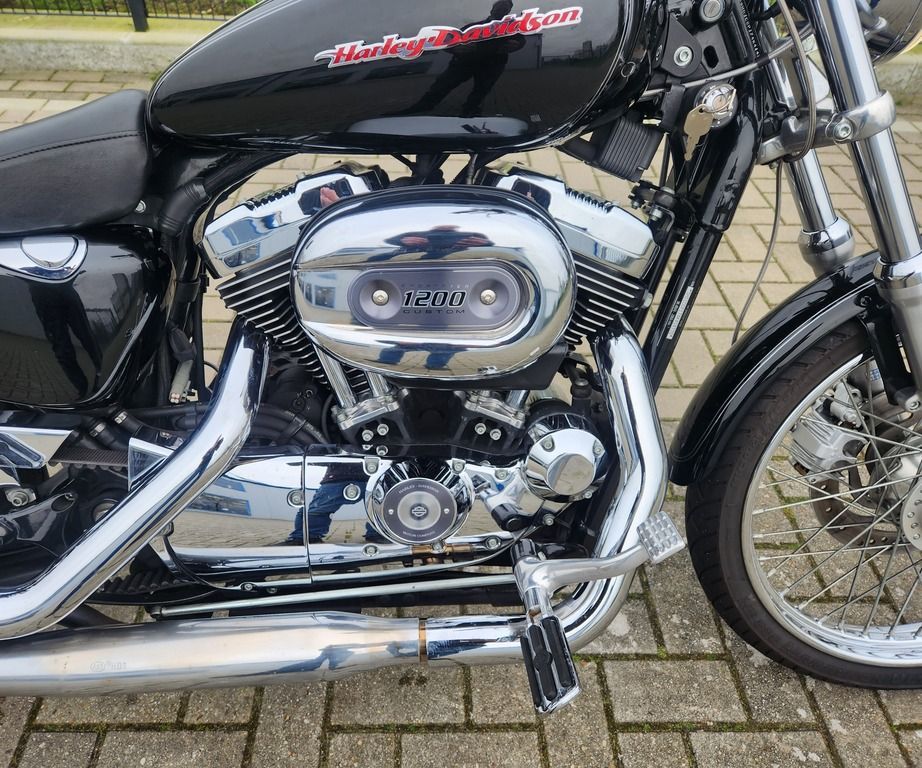 Harley-Davidson XL 1200 C SPORTSTER CUSTOM AMC AUSP+ HELM in Bawinkel