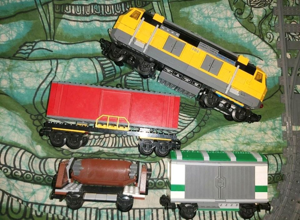 Lego! Eisenbahn! Güterzug Set! in Braunschweig