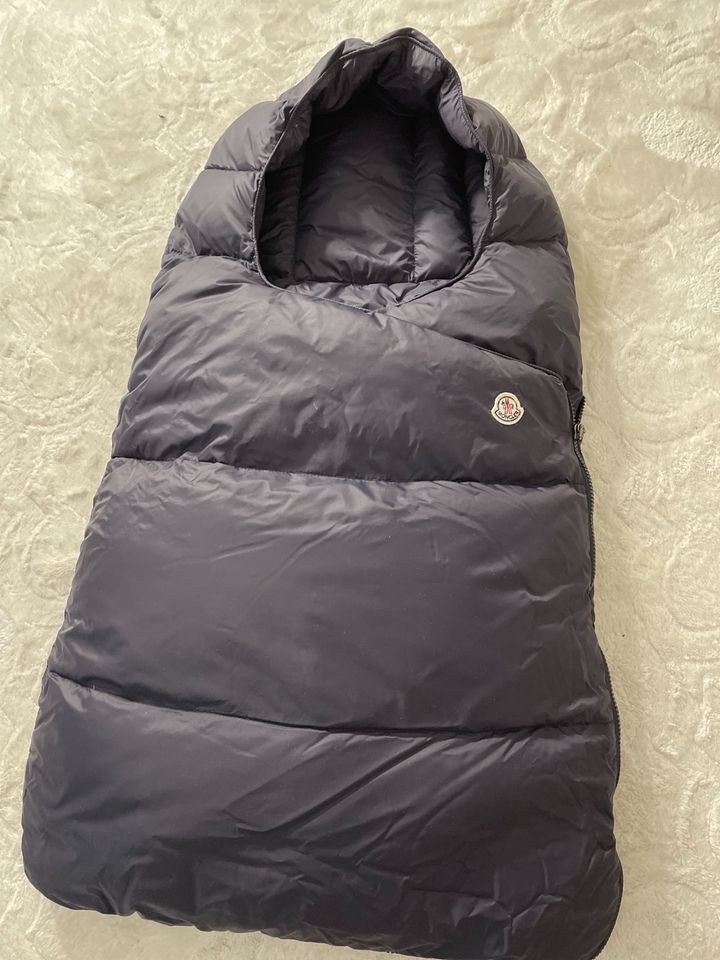 Moncler Baby Fußsack in Wiesbaden