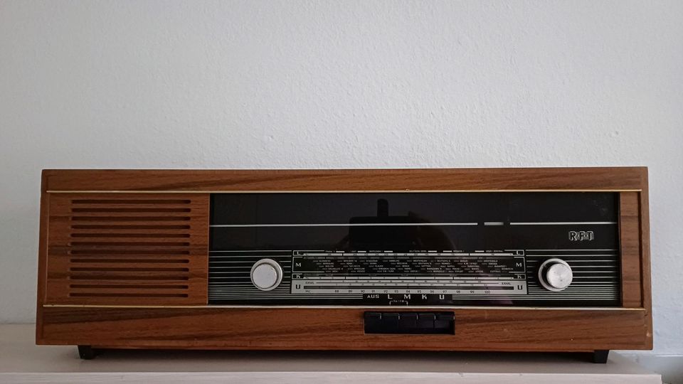 DDR-Radio,Aviso, RFT-Retro-Radio 8211 von 1968/69 in Leipzig