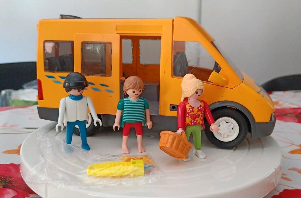 Playmobil Figuren Fahrzeug Bus in Weinbach