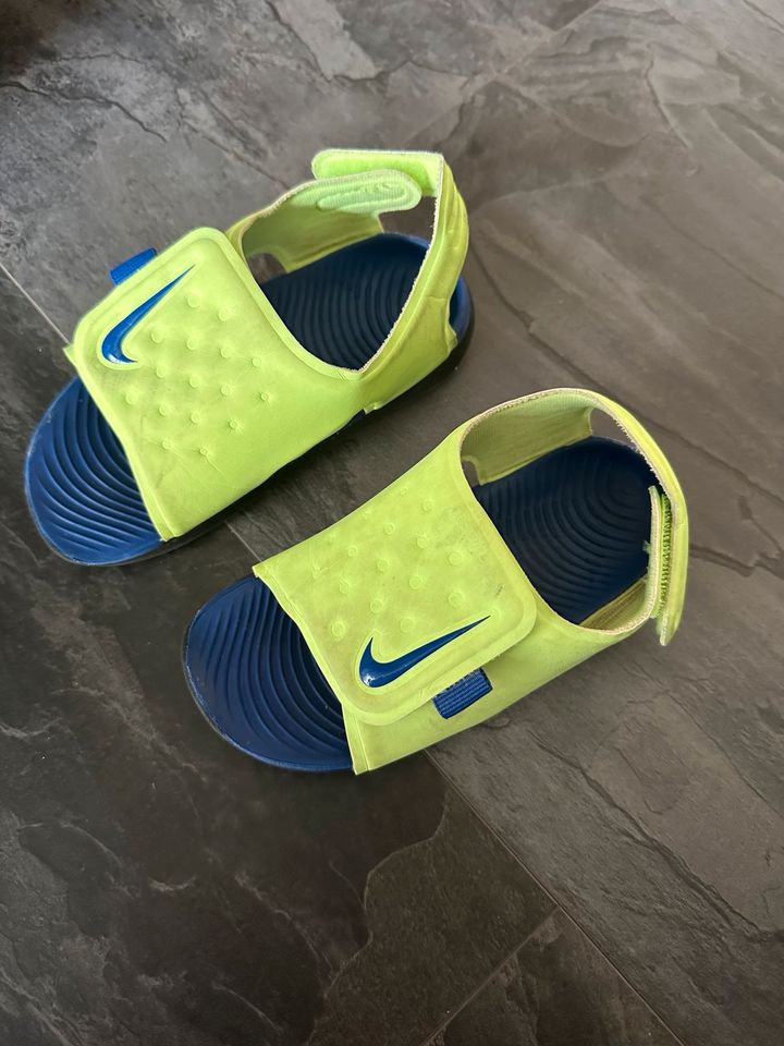 Nike Sandalen mit Klettverschluss Gr 25 in Berlin