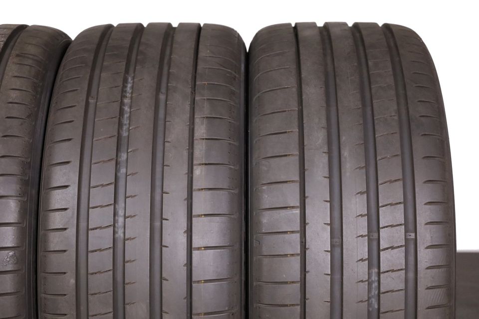 4x Sommerreifen 275/35 R22 104Y XL YOKOHAMA Advan Sport V107 MO1 in Neuhausen