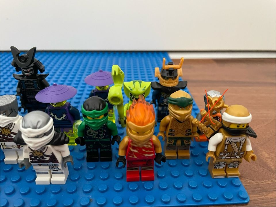 Lego Ninjago Figuren+Zubehör in Weyhe