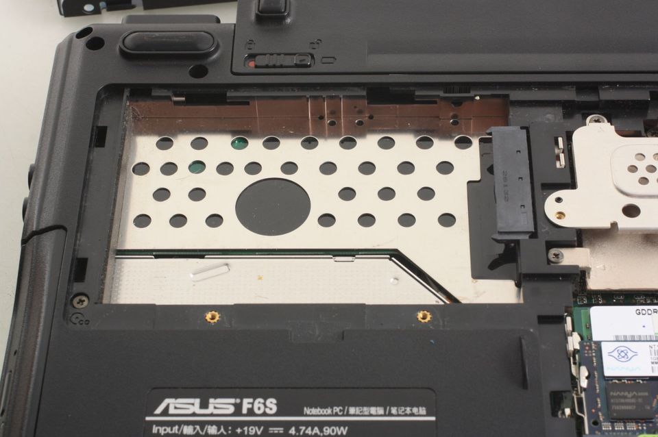 Asus F6S-3P010C Defekt an Bastler in Hückelhoven