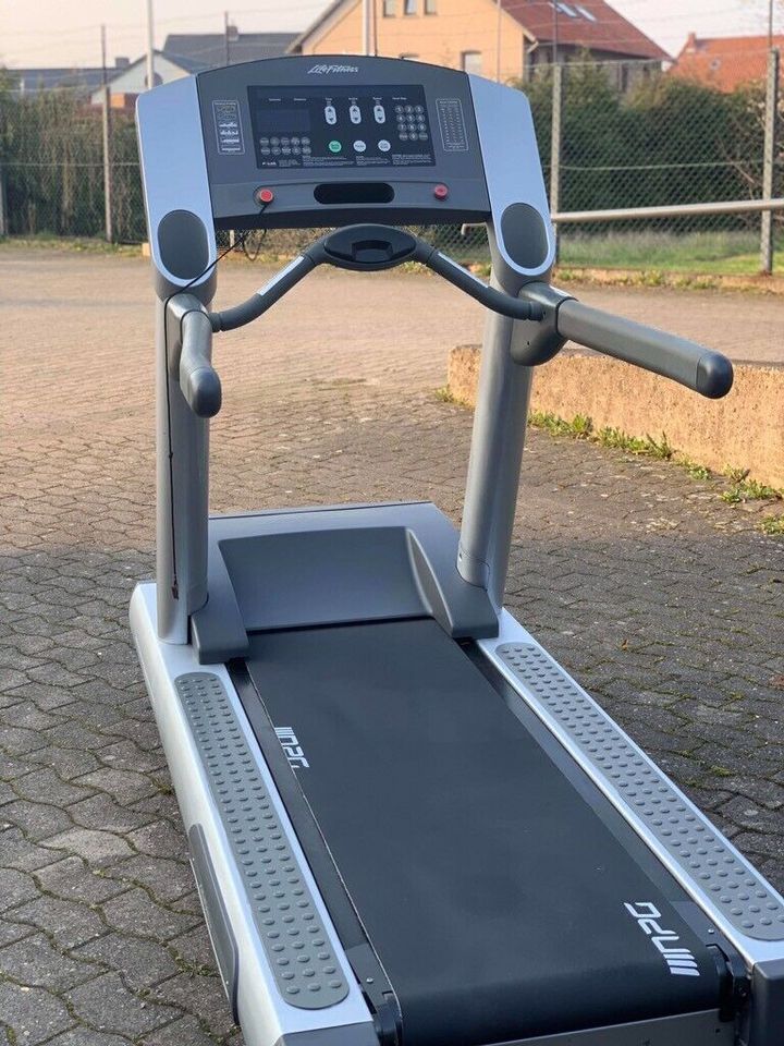 Life Fitness 95Ti Laufband Inkl Lieferung Kostenlos Top Zustand in  Nordrhein-Westfalen - Velbert | eBay Kleinanzeigen ist jetzt Kleinanzeigen