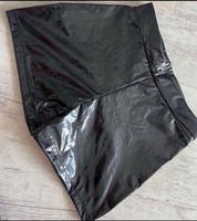 Neu coole schwarze Lack Shorts Hotpants  Hose Größe S Festival Niedersachsen - Bremervörde Vorschau