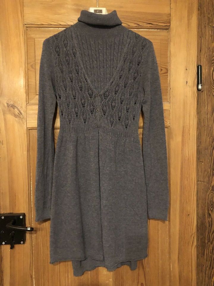 Strickkleid mit Strickjacke/Mantel von Kontatto in Pommersfelden