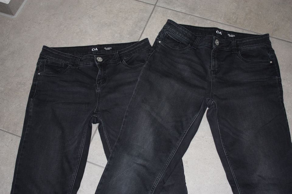 2 Mädchen Jeans in schwarz Gr. 176 in Bad Schönborn