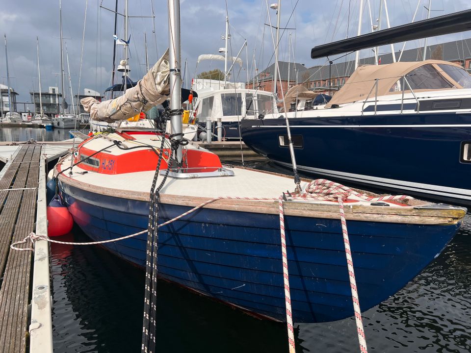 Segelboot FOLKEBOOT "DK 697"  GFK / Alu-Mast / E-Motor in Flensburg