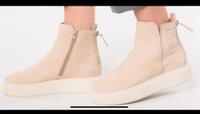 Tamaris Stiefeletten Beige Neu Gr.38 Schuhe Chelsea Boots Sachsen - Waldheim Vorschau