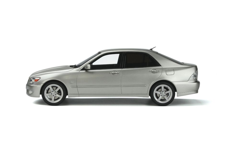 Lexus IS 200 • NEU • Otto OT991 • 1:18 in Oberkirch