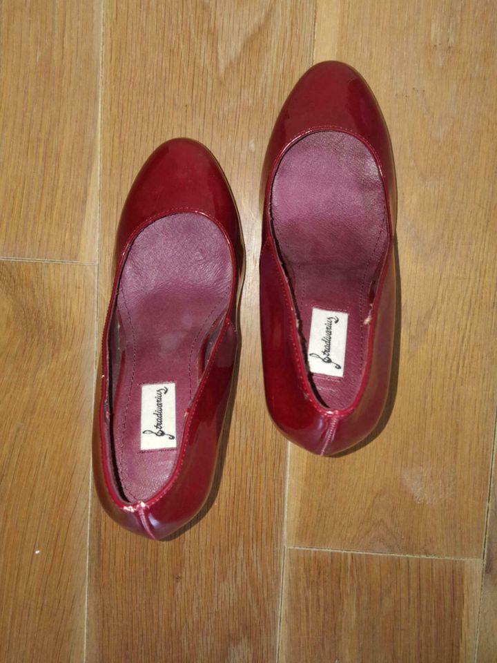 Stradivarius gr 36 High Heels rot lack in Wöllstadt