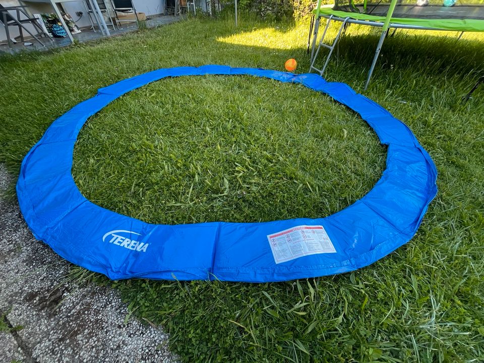 Schutzring für großes Trampolin in Senden