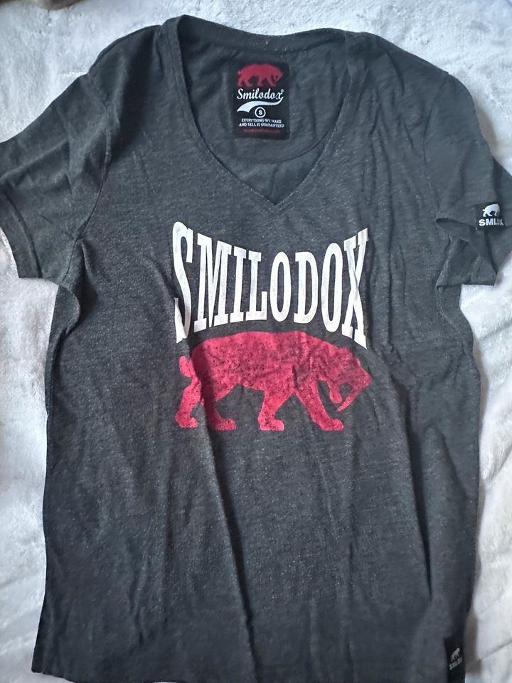 2 Smilodox T-Shirts in Bochum