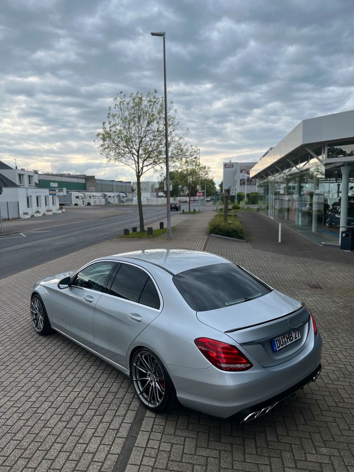 Mercedes-Benz C200D in Duisburg
