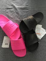 Crocs 40 Pink und schwarz neu Badelatschen Pantoletten flip Flop Sachsen-Anhalt - Magdeburg Vorschau