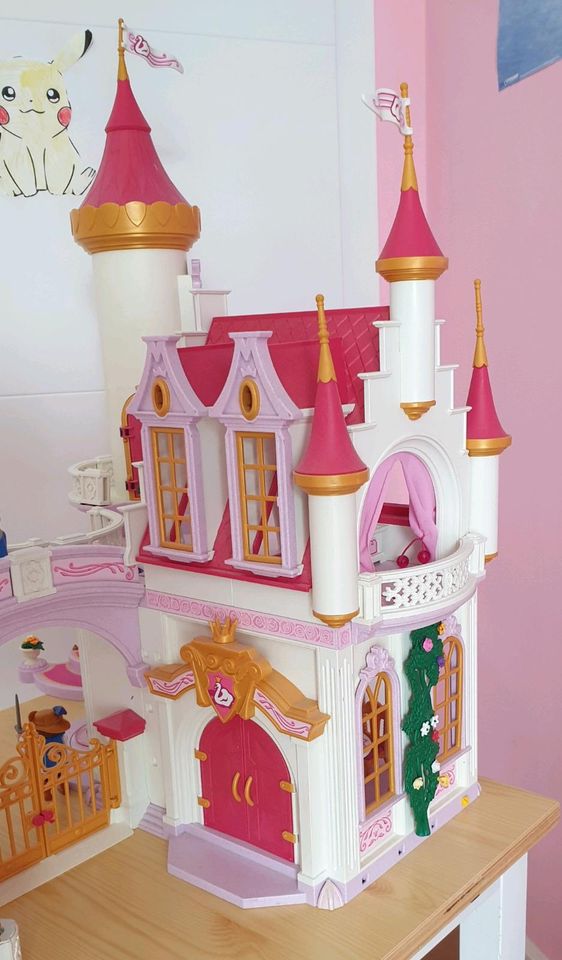 Playmobil Prinzessinnenschloss 5142 mit viel Zubehör in Elsenfeld