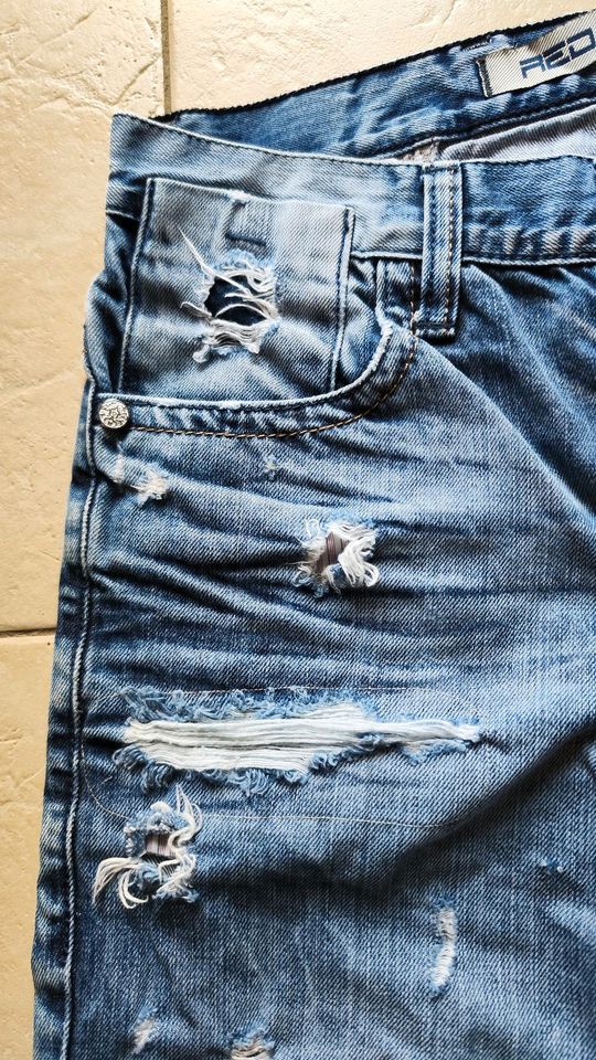 Jeans von Red Bridge gr 31/32 in Arzfeld