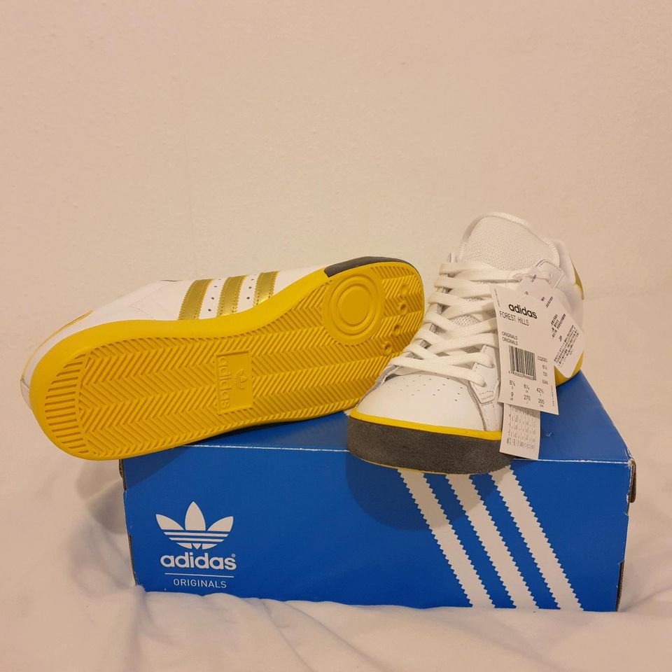 ADIDAS  FOREST HILLS  GOLD AND WHITE in Augustdorf