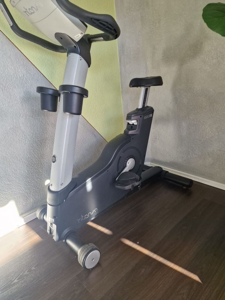 Intenza 550 Ergometer * Life Technogym Matrix* in Unna