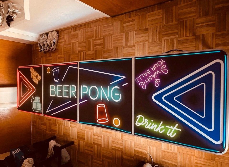 Verleih: LED Beerpong Tisch direkt an der Uni Köln! Beer pong in Köln -  Lindenthal, Reise und Eventservice