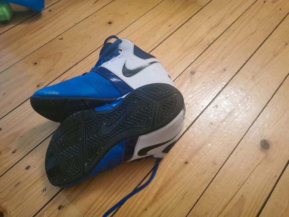 Nike Sportschuhe AV Pro 5, Gr. 36,5 in Paderborn