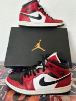 Air Jordan 1 Mid Black / Gym Red / White Gr. 44  Nike rar Color Hessen - Kassel Vorschau