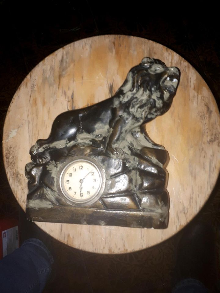 Löwe mit Uhr in Herford
