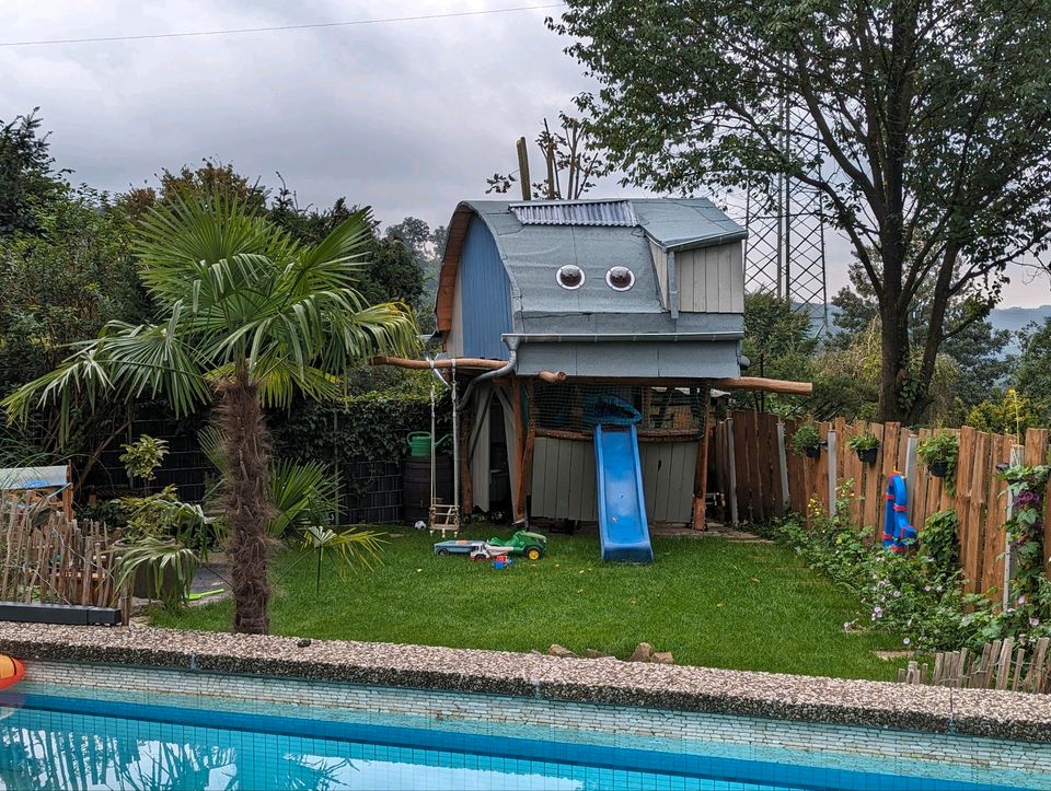 Baumhaus Spielplatz Gartenhaus Stelzenhaus Robinie Lärche in Remscheid