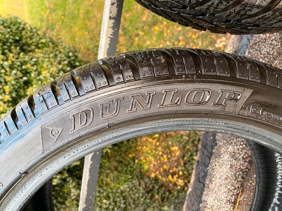 Winterreifen 2x Dunlop 235/40R18 95W 2x Pirelli 245/40R19 98V M+S in Schwelm