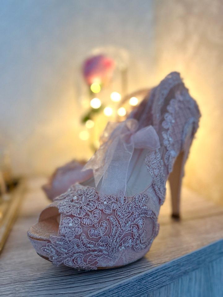 Brautschuhe mit Spitze Peeptoes Pumps Heels Rosé Pink Gr. 36 in Berlin -  Charlottenburg | eBay Kleinanzeigen ist jetzt Kleinanzeigen