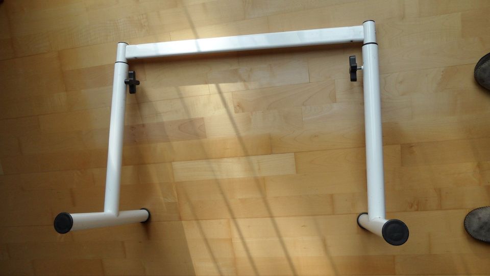 Ikea Schreibtischböcke höhenverstellbar von 56-87 cm,Metall,weiß in Hirschaid