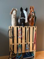 Hobby Horse Stall Pferdestall für 3 Steckenpferde Hessen - Taunusstein Vorschau