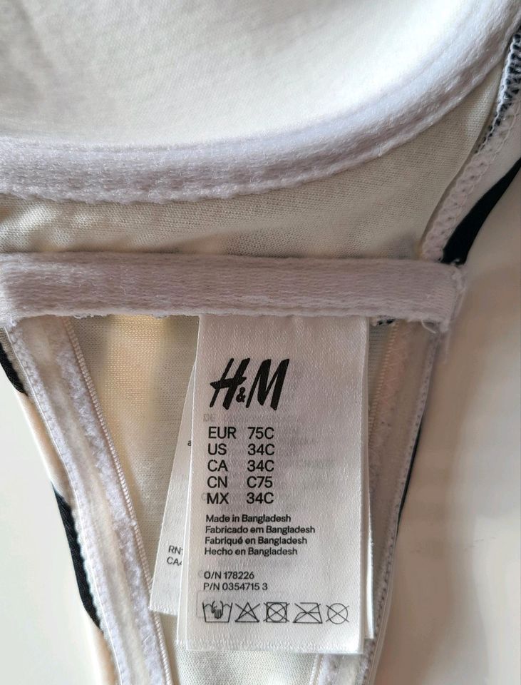 H&M Bandeau trägerlos Bikini Oberteil 75C schwarz weiß gestreift in Neuss