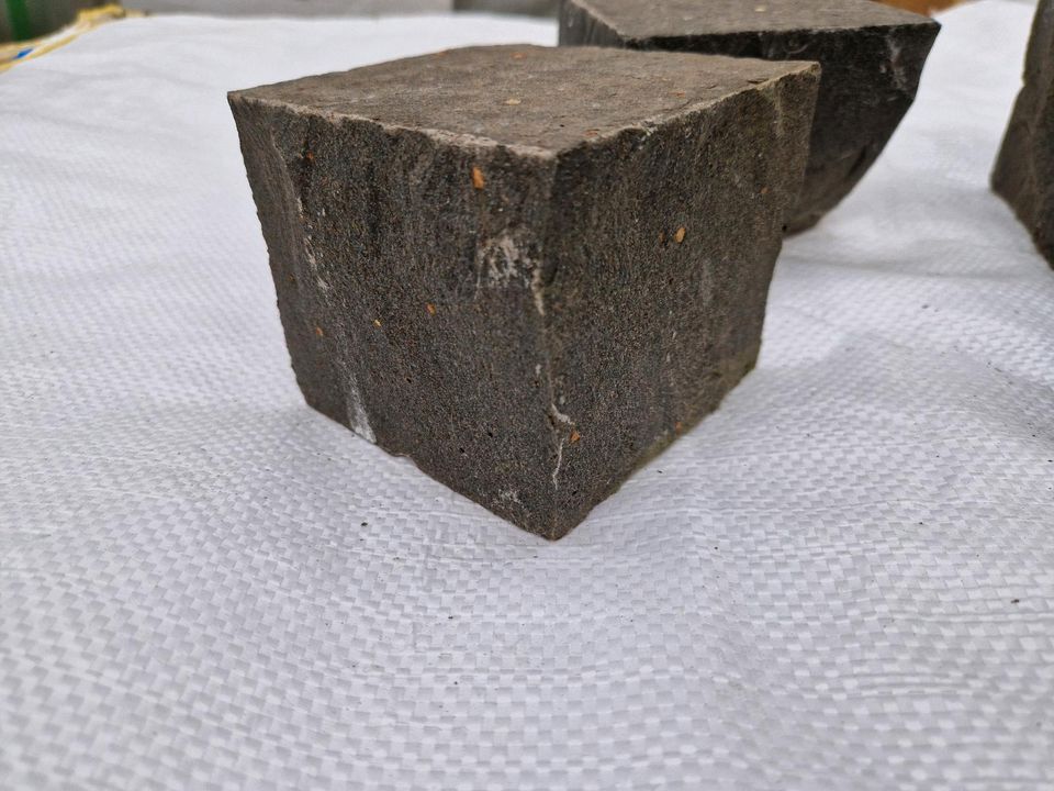 Pflastersteine Basalt, 10x10x8 cm, Restposten in Schöneck