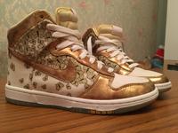 Nike Sneaker Gold/Schmetterlinge Sachsen-Anhalt - Zscherben Vorschau
