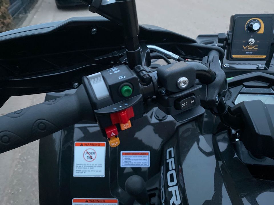 Quad ATV CF Moto C Force 450 DLX LOF Schneeschild Streuer Räumfah in Sexau