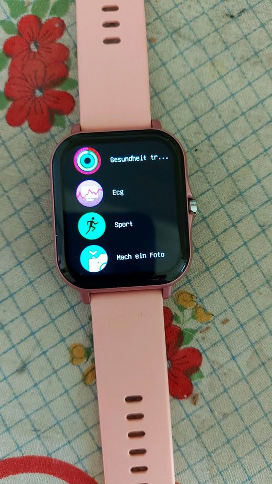 Smart watch Uhr mit USB rosa Armbanduhr in Schwedt (Oder)